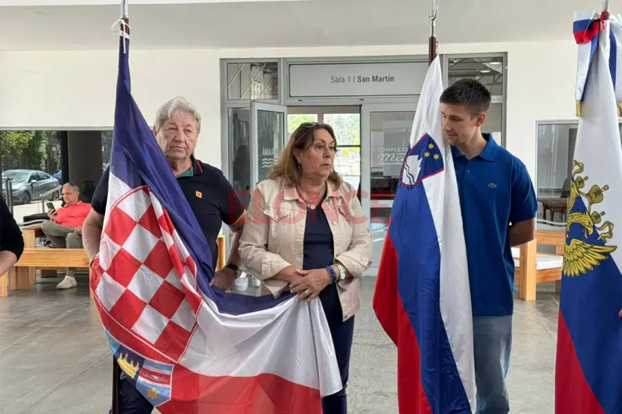 Feria de las Colectividades en Paran&aacute; (foto Elonce)