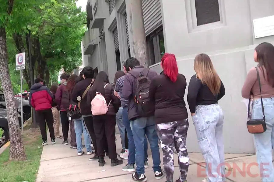 Alta demanda por los programas nacionales de empleo (foto Elonce)