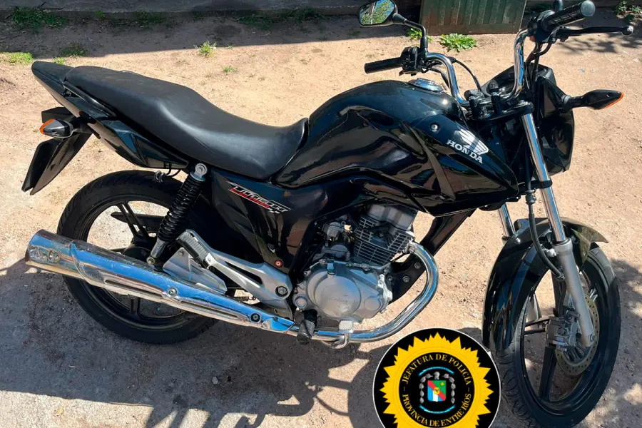 La moto secuestrada por maniobras peligrosas (foto Polic&iacute;a de Entre R&iacute;os)