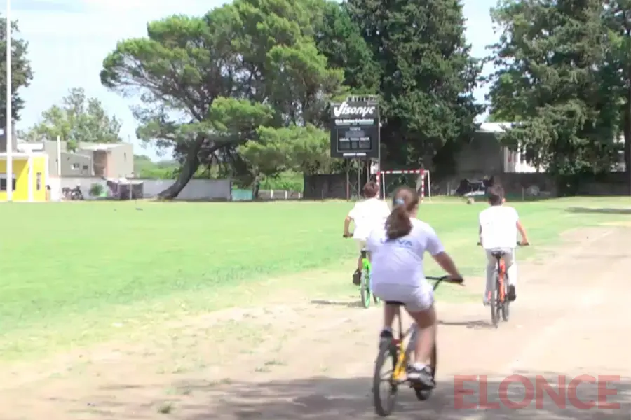 Alumnos del CAE combinaron deporte y compa&ntilde;erismo en una nueva edici&oacute;n del &ldquo;D&uacute;otriatl&oacute;n&rdquo;