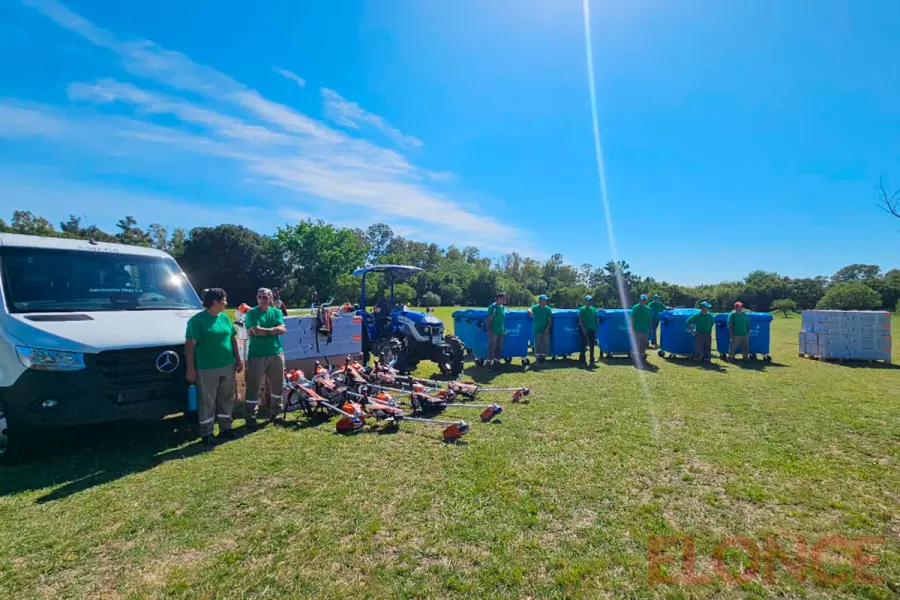 La Municipalidad incorpor&oacute; tractores, camiones, 1.000 contenedores y nuevas herramientas