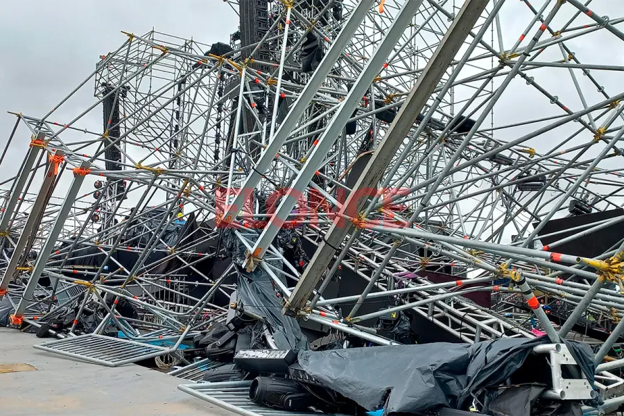 Temporal en San Nicolás derribó estructuras del escenario de la Fiesta de Disfraces