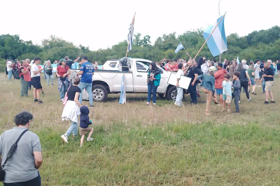 Marcha contra planta de hidr&oacute;geno verde en Col&oacute;n (fuente  Canal 5 Col&oacute;n)