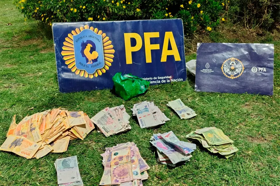 Desarticularon una banda vinculada a "Mameluco" Villalba: secuestraron  490.000 d&oacute;lares, droga y armas