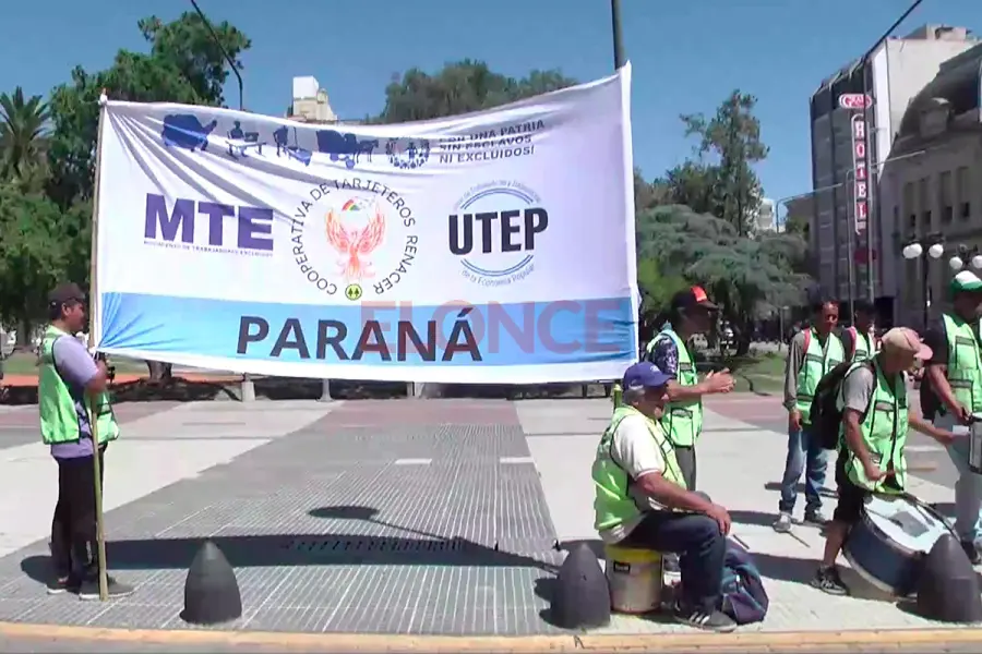 Protesta de tarjeteros en Paran&aacute; (foto Elonce)