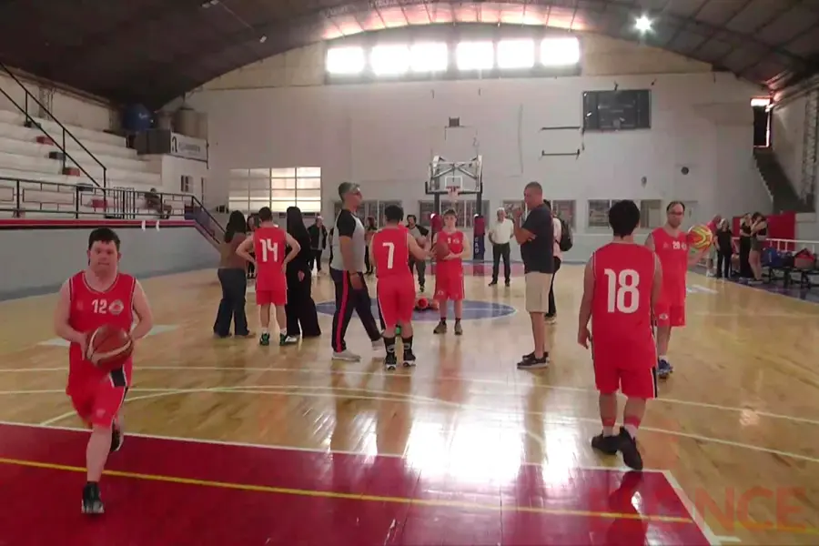 Encuentro regional de b&aacute;squet adaptado en Paran&aacute; (foto Elonce)