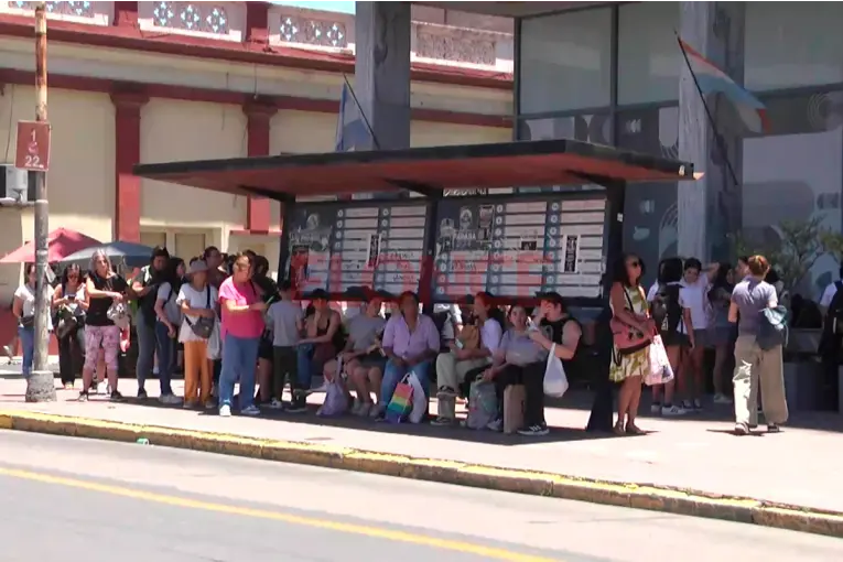 Usuarios quedarán sin servicio de colectivos urbanos por una asamblea de UTA