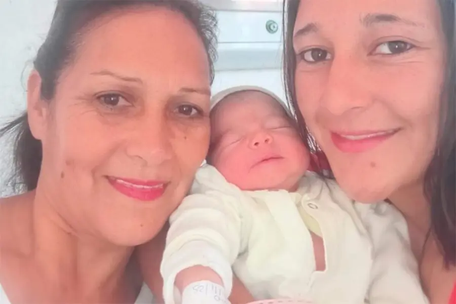 Paola Bel&eacute;n ya tiene dos &ldquo;t&iacute;as del coraz&oacute;n&rdquo; (foto Actualidad Esquina)