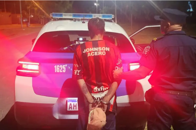 Fue detenido tras ser visto en cámaras de seguridad intentando robar en cancha de softbol de Patronato