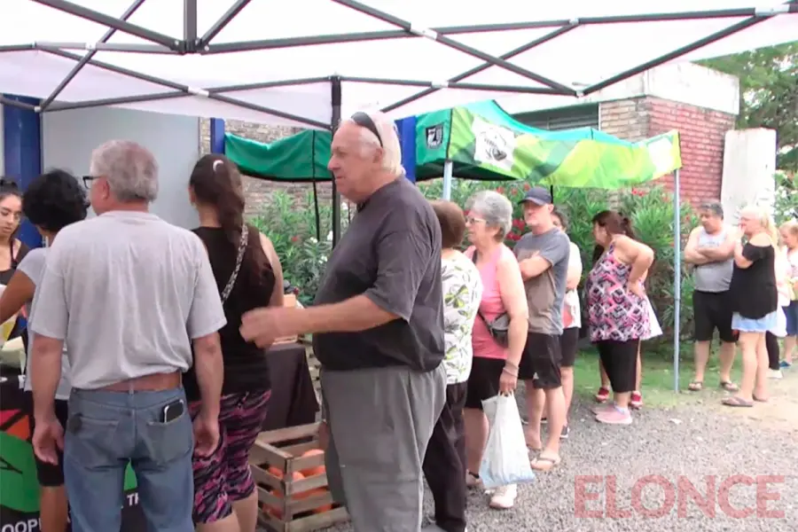 La Cooperativa del Parque ofreci&oacute; verduras frescas a precios accesibles