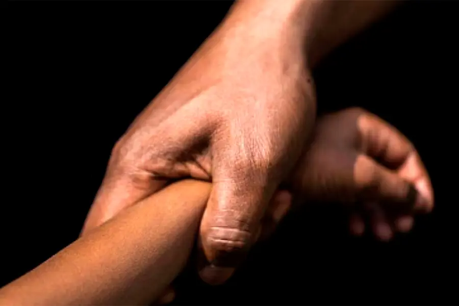 Deparados ataron y abusaron de un menor con retaso madurativo