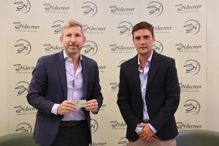 Frigerio presentó la nueva tarjeta Sidecreer y realizó la primera compra en Paraná