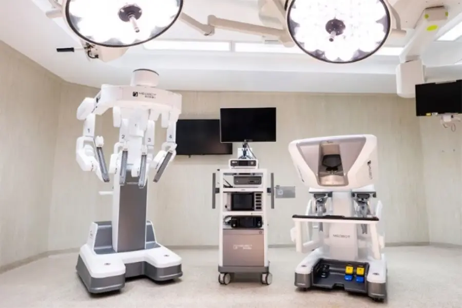 Se realizó el primer autotransplante de tejido ovárico asistido por robot en Argentina Se realizó el primer autotransplante de tejido ovárico asistido por robot en Argentina