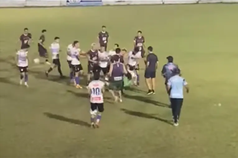 Un partido de fútbol terminó en una batalla campal en una localidad entrerriana