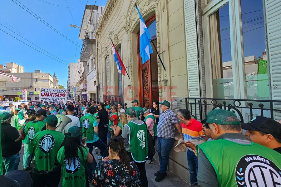 Reclamo de ATE en secretar&iacute;a de Trabajo (foto Elonce)