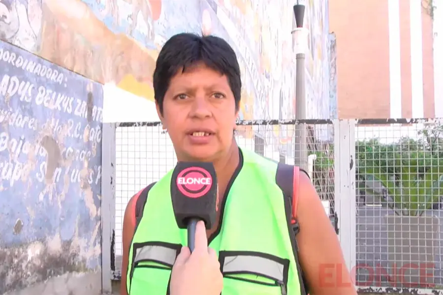 Karina Mart&iacute;nez, representante de los tarjeteros