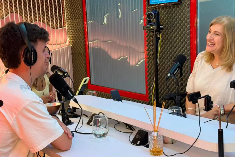 La intendenta pas&oacute; por el streaming. Foto: Elonce.