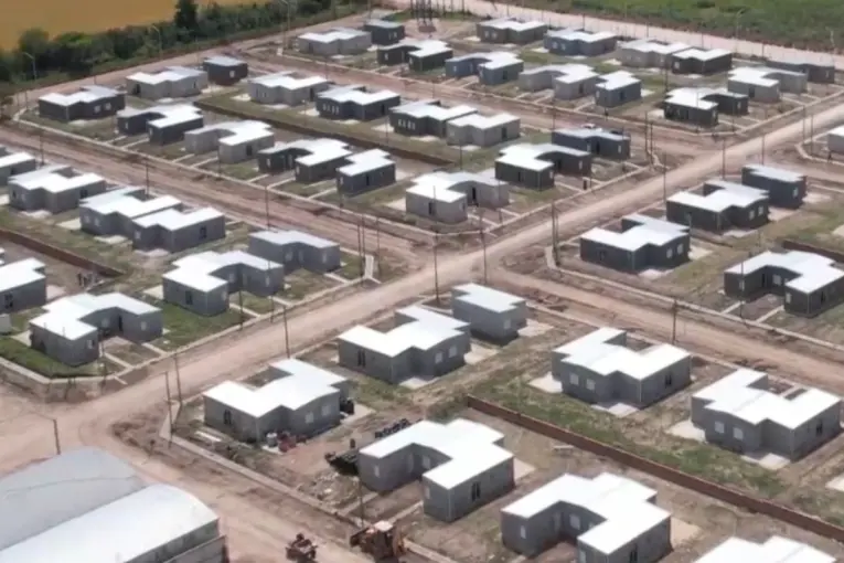 Anunciaron un nuevo plan de viviendas para Larroque financiado por la provincia