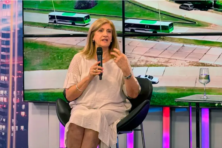 Colectivos en Paraná: “El objetivo central del cambio de sistema es pensar en el confort de la gente”, aseguró Rosario Romero