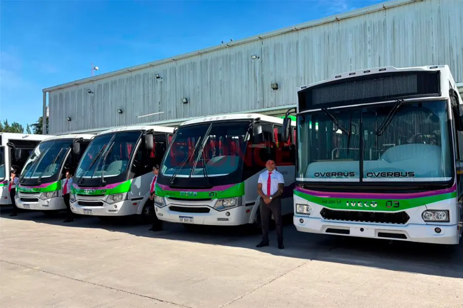 Nuevos colectivos urbanos para Paran&aacute; (foto Elonce)