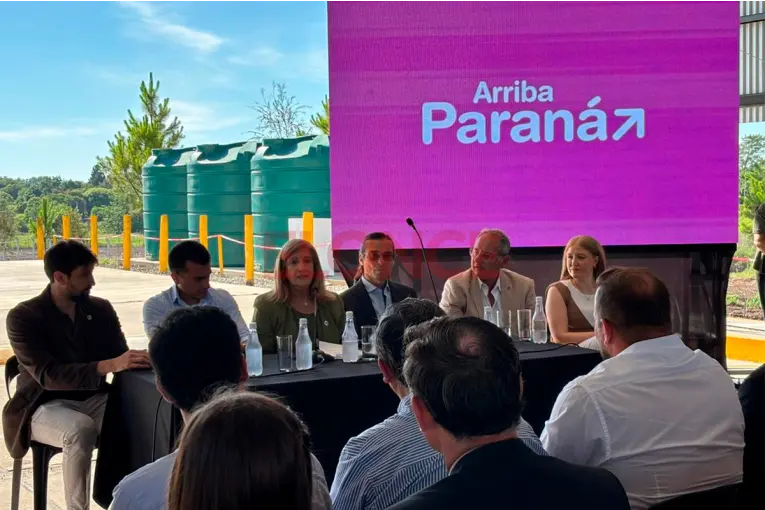 Romero presentó el nuevo transporte urbano para Paraná: “Es el esfuerzo de la ciudad para mejorar”