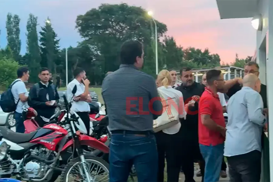 Choferes de Buses Paran&aacute; fueron a la sede de la nueva empresa de transporte urbano