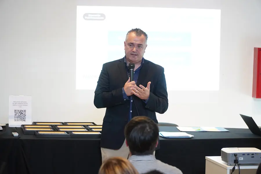 Sebasti&aacute;n P&eacute;rez, decano de la Facultad de Ciencias Econ&oacute;micas