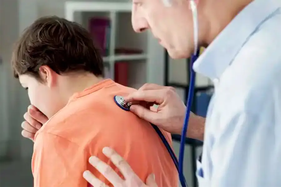 Repunte de casos de coqueluche durante 2025