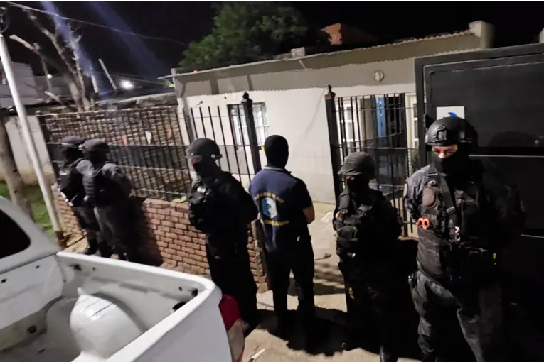Incautaron más de $12,7 millones y no hubo detenidos tras los 46 allanamientos simultáneos