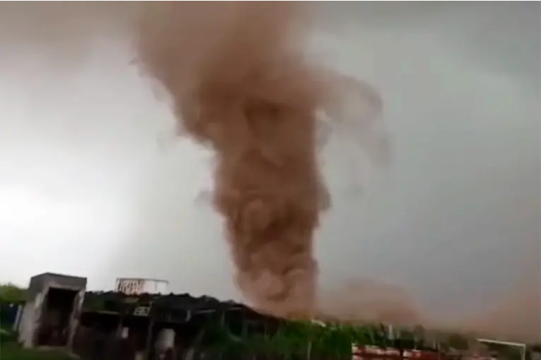 ¿Que es un gustnado?, el extraño fenómeno que se registró en Santa Fe