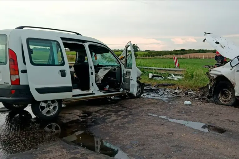 Un hombre de Paraná murió tras un choque frontal con una camioneta sobre Ruta 20