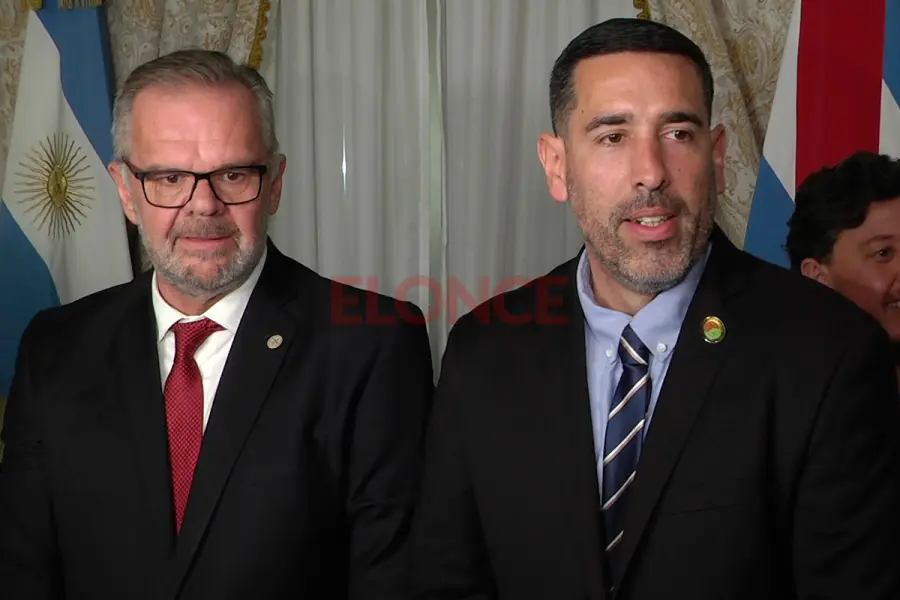 Hern&aacute;n Jacob y Carlos Cuenca (foto Elonce)