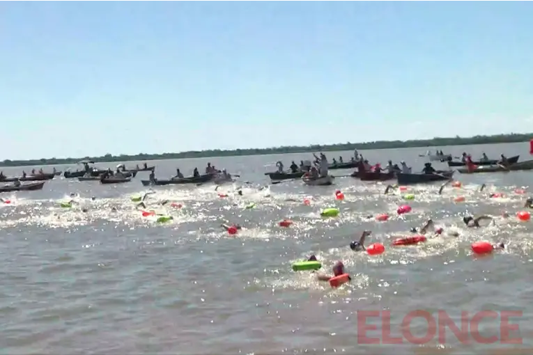 Lorenzo Rizzi está al frente de la maratón Villa Urquiza-Paraná tras los primeros kilómetros