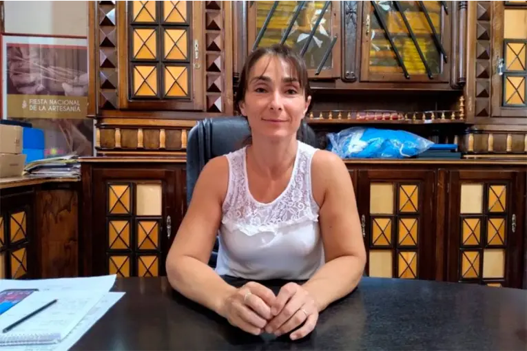 Piden sumarse a las cadenas de oración por la esposa del intendente José Luis Walser