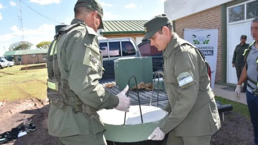 La droga estaba oculta en muebles de cemento que eran transportados en una camioneta