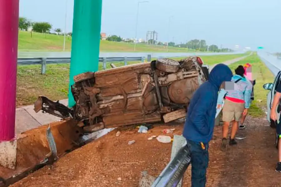 Conductor manejaba alcoholizado, despist&oacute; y volc&oacute;