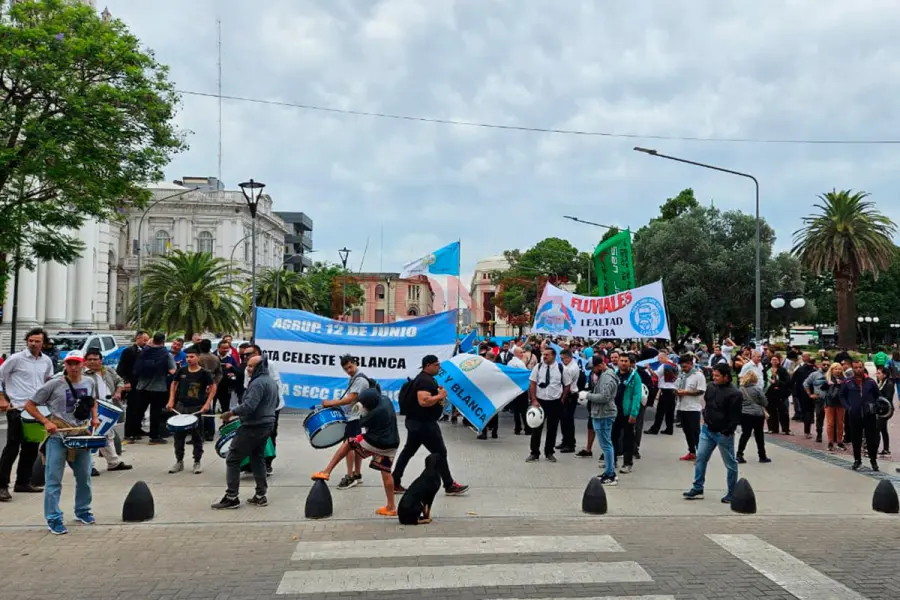 Protesta de UTA Entre R&iacute;os en Paran&aacute; (foto Elonce)