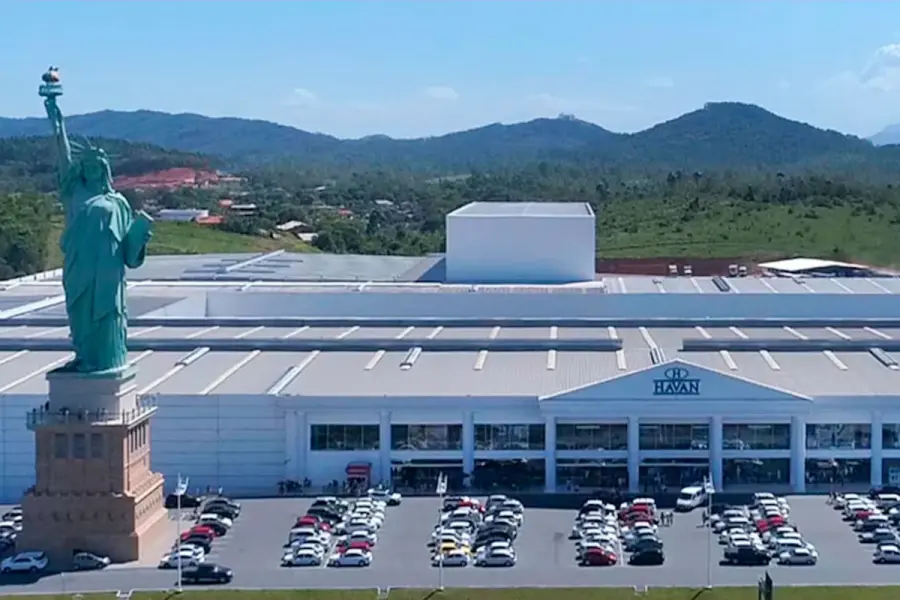 La r&eacute;plica de la Estatua de la Libertad en Porto Alegre (Foto: Havan)