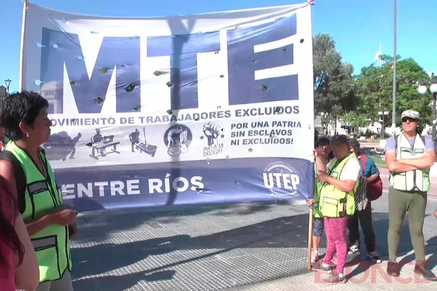 Reclamo de tarjeteros por el estacionamiento medido (foto Elonce)