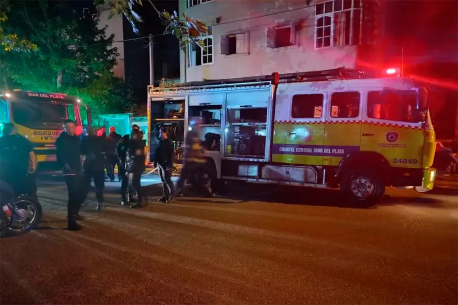 Incendio en un geri&aacute;trico de Mar del Plata (foto La Capital de Mar del Plata)