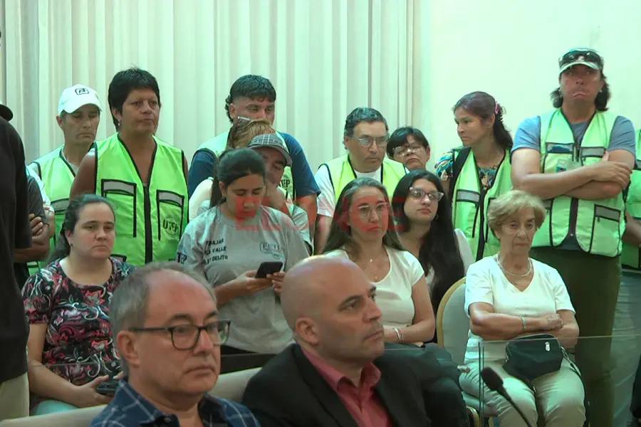 Los tarjeteros presentes en la sesi&oacute;n del HCD de Paran&aacute; (foto Elonce)