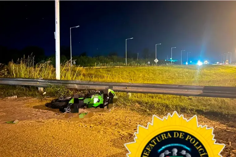 Motociclista murió tras derrapar en su rodado e impactar contra guardarrail en Autovía Nº14