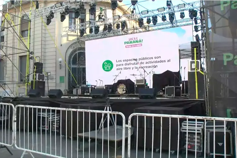 Viví 25 de Mayo: a las 19, se inician las presentaciones artísticas a la espera de Roze y La Bersuit