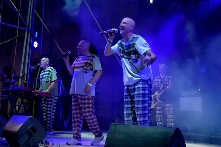 Viví 25 de mayo: La Bersuit hizo vibrar al público con sus éxitos en el centro de Paraná