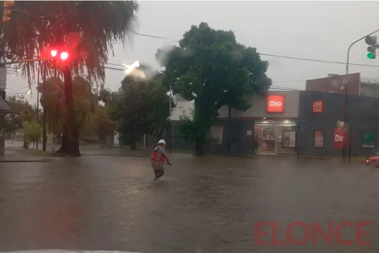 Llovieron 52 milímetros en Paraná y se registraron anegamientos en barrios