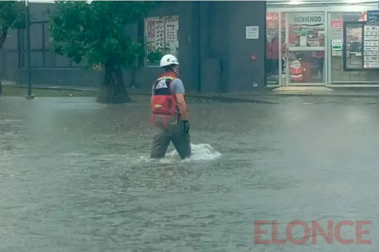 Llovieron 52 milímetros en Paraná y se registraron anegamientos en barrios
