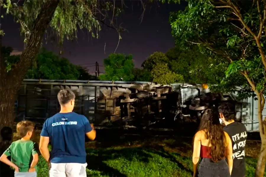 Descarril&oacute; un tren de cargas y varios vagones quedaron volcados en Sata Fe