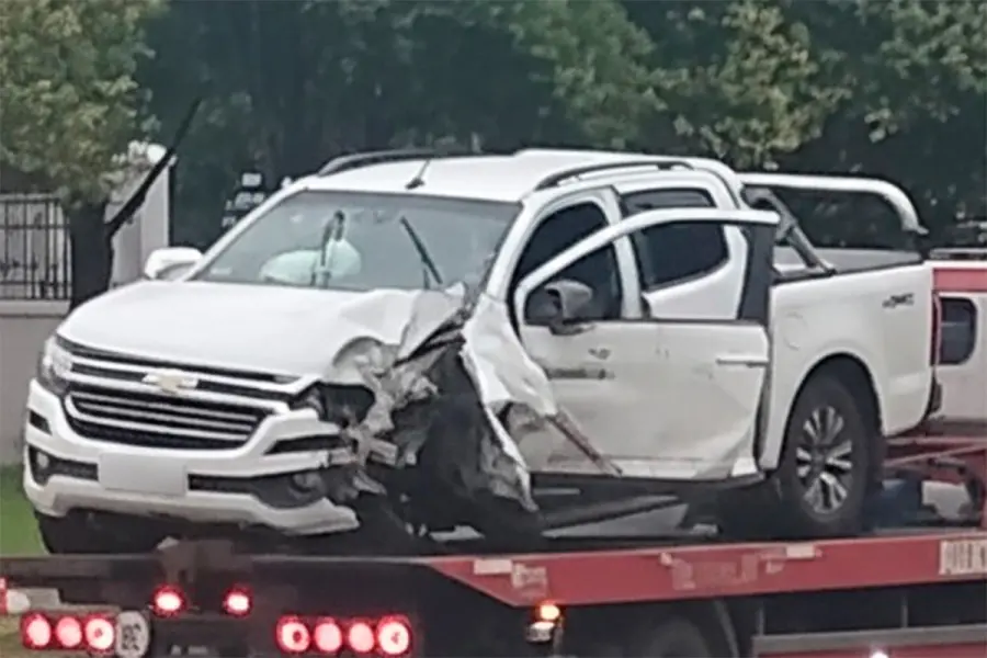 Joven alcoholizado choc&oacute; su camioneta contra una columna