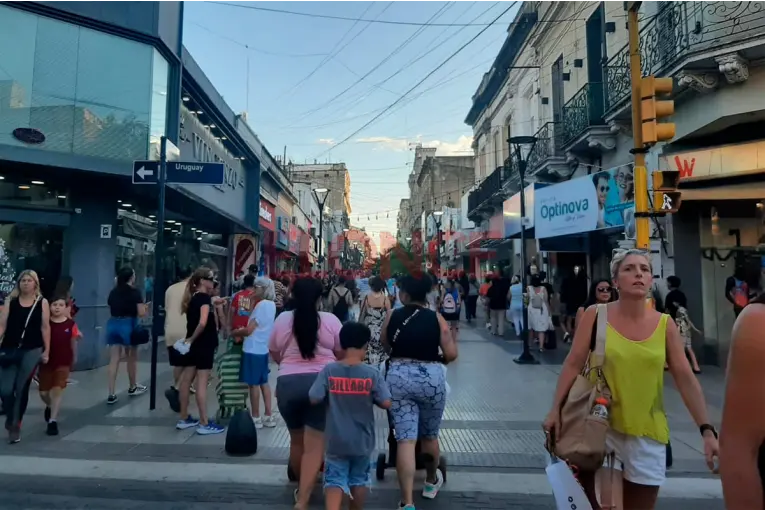 Navidad 2025: consumo moderado, descuentos y apuestas del comercio para sostener ventas