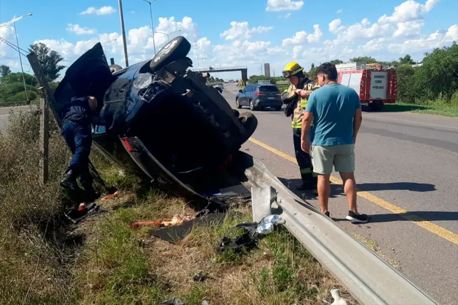 (Bomberos Voluntarios de Ceibas).